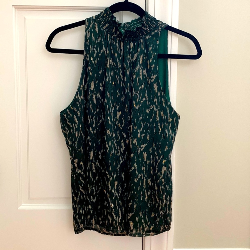 NWT Veronica M. Sleeveless printed blouse.  Size M